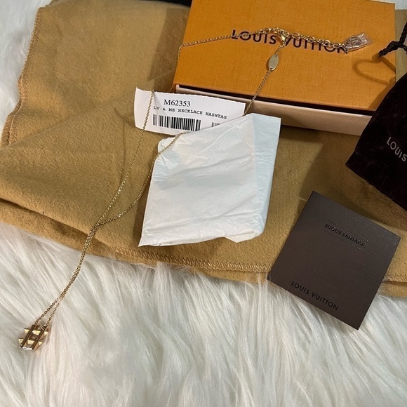 lv &me necklace hashtag - Picture 4 of 17